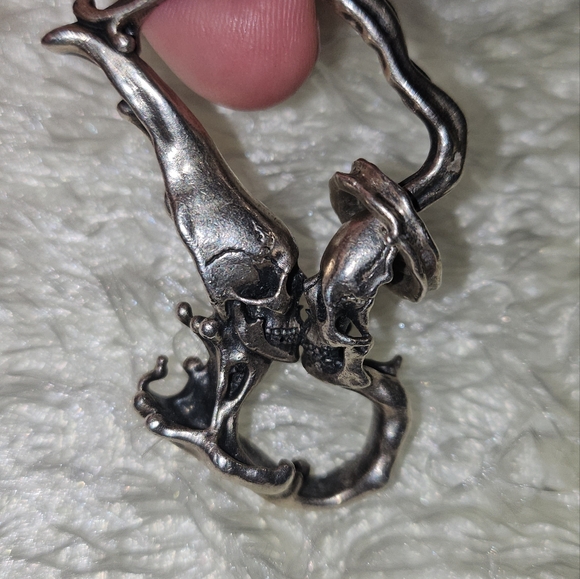 925 kissing skulls pendant - Picture 4 of 9